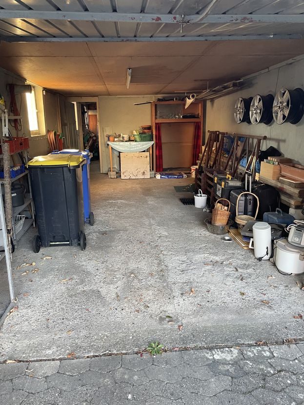 Solides Einfamilienhaus mit Garten und Garage in ruhiger Lage – Bild 3