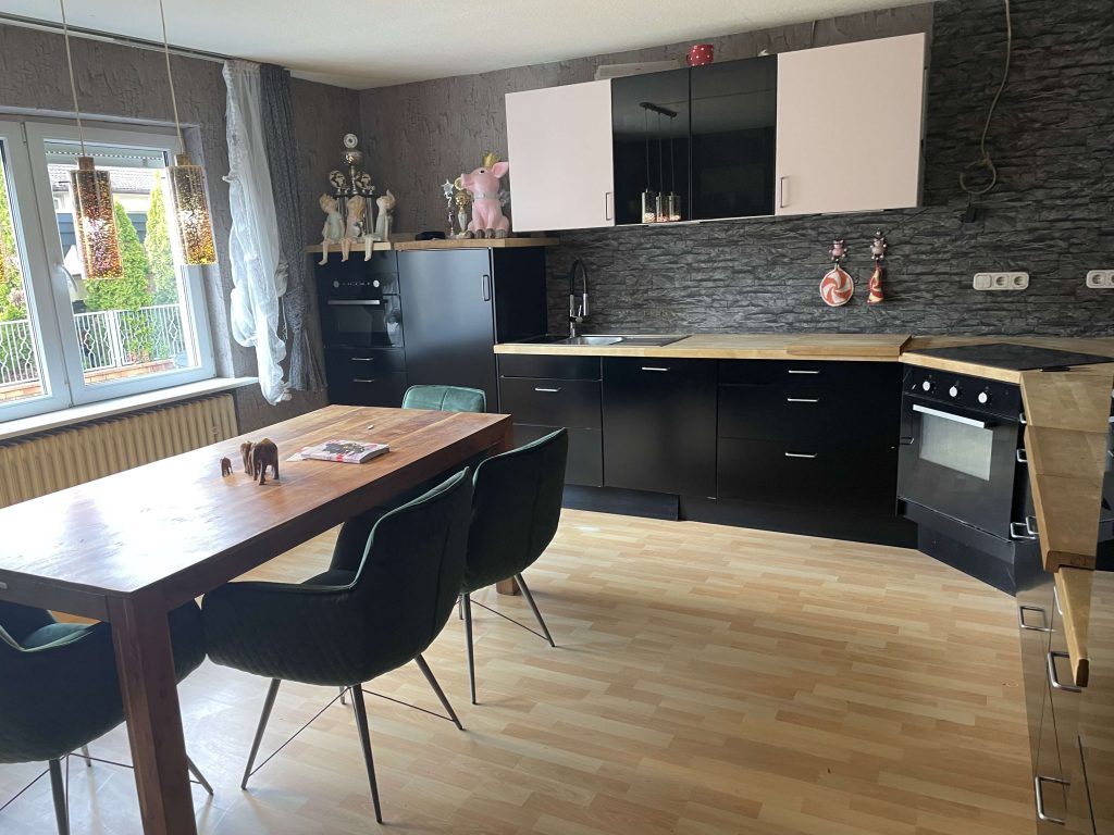Einfamilienhaus mit viel Platz – Bild 2